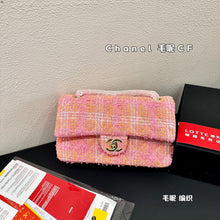 Load image into Gallery viewer, CC Knit Handbags