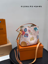 Load image into Gallery viewer, Vintage Neo Purse