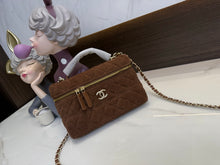 Load image into Gallery viewer, CC Textured Crossbody Bag