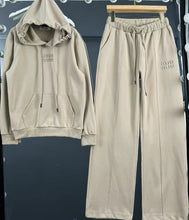 Load image into Gallery viewer, M Sweatsuit