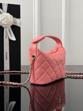 Load image into Gallery viewer, CC Shoulder Bag