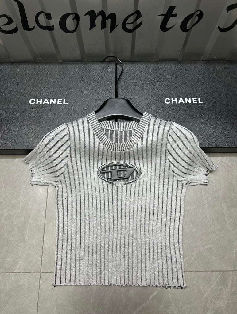 D Cropped T-shirt
