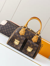 Load image into Gallery viewer, Monogram Shoulder Bag