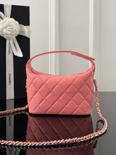 Load image into Gallery viewer, CC Shoulder Bag