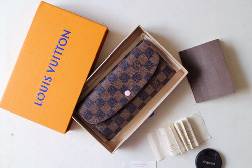 Louie Damier Wallet