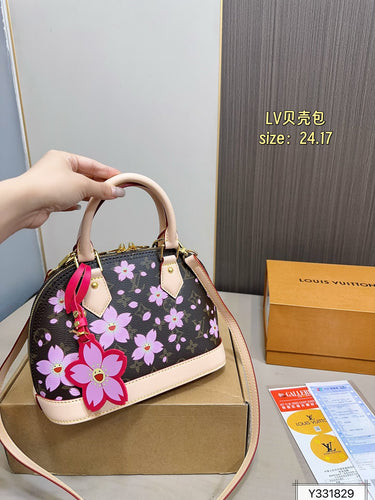 Flower Monogram Alma